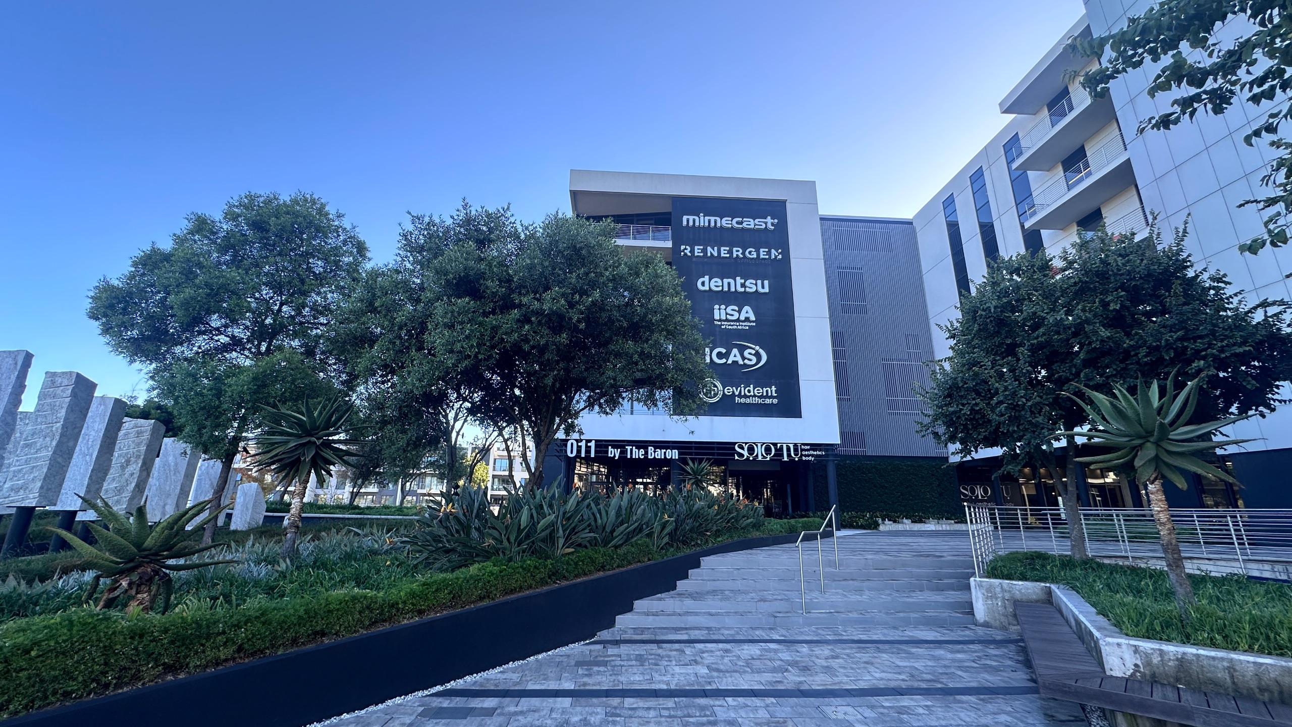 The Sandton Gate Effect: Redefining the "Live-Work-Play" Node for 2026 — photo 2