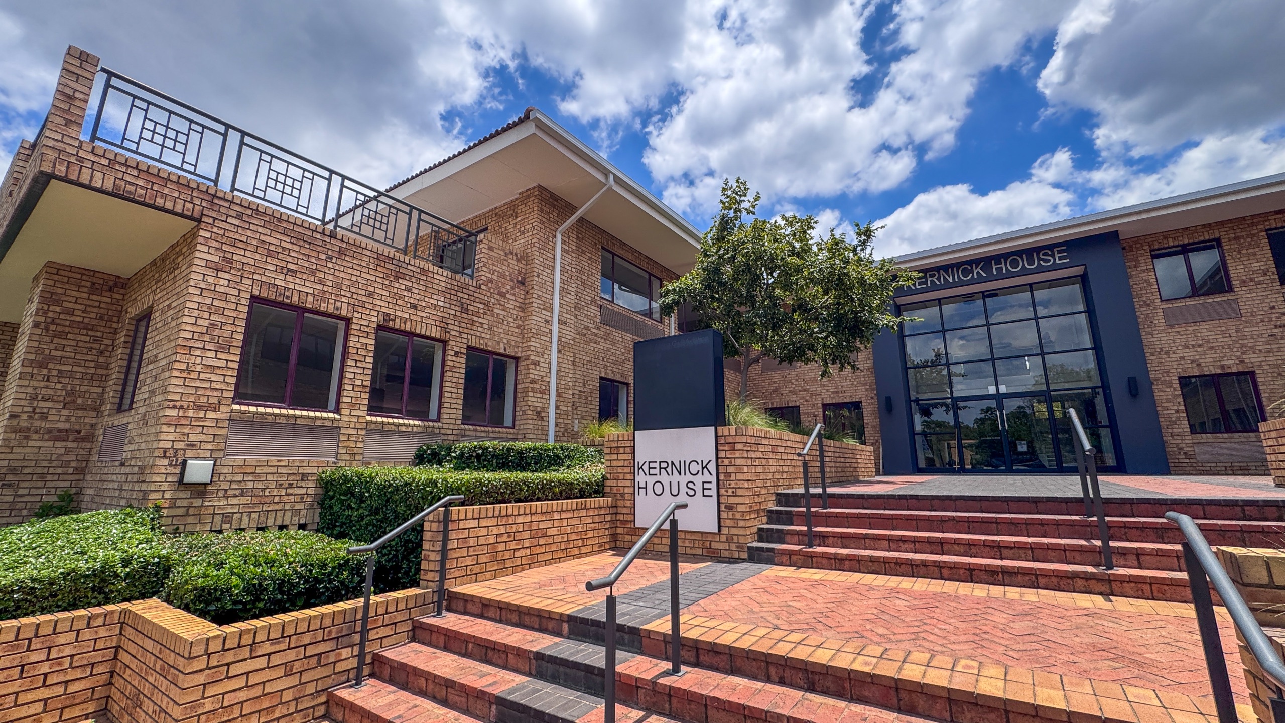 Renovated 379m2 Ground-Floor Office with Direct Garden Access in White-Box Condition | Kernick House, Waterfall Park, Vorna Valley — floor plan 1