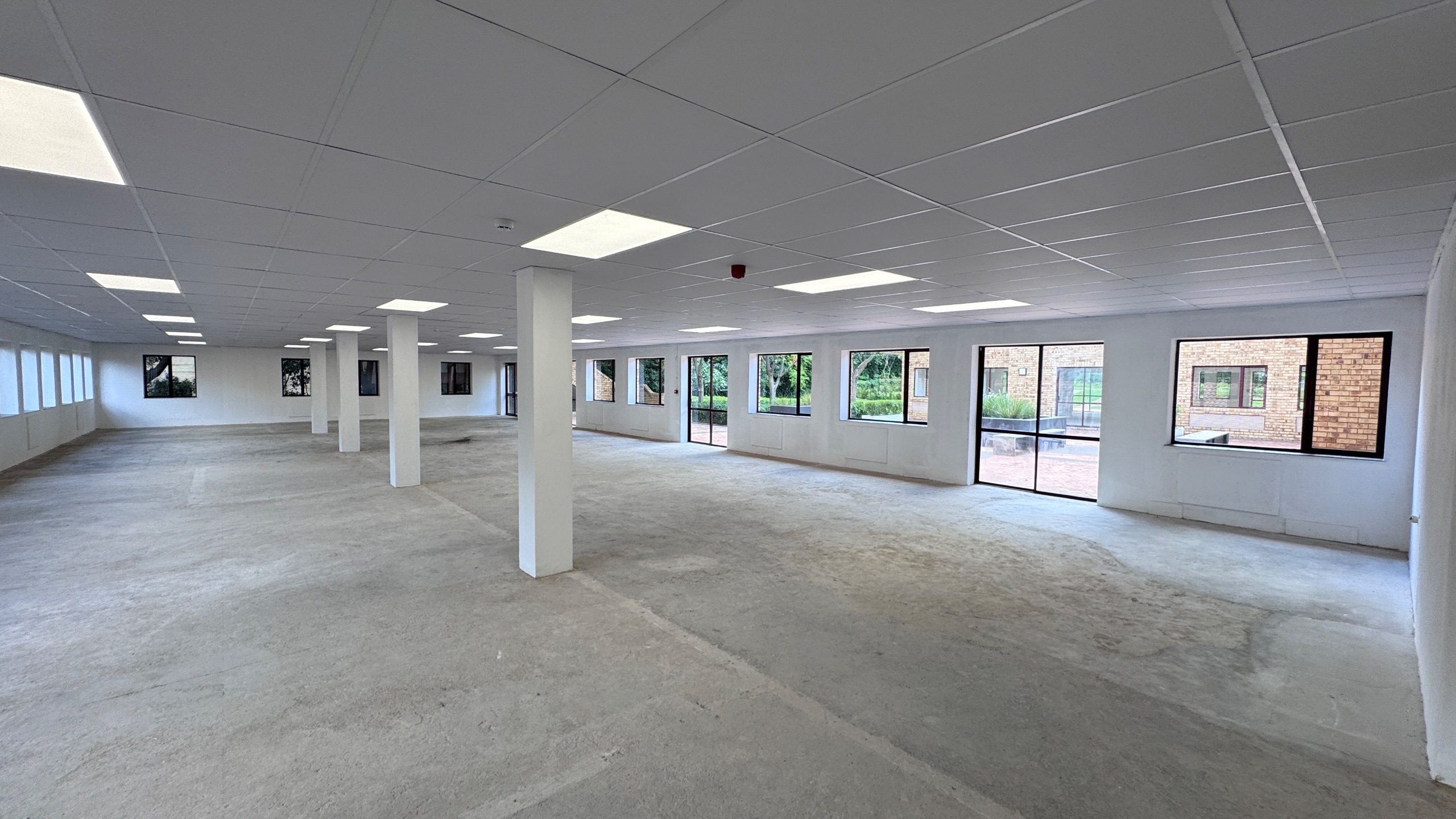 Renovated 379m2 Ground-Floor Office with Direct Garden Access in White-Box Condition | Kernick House, Waterfall Park, Vorna Valley — floor plan 4